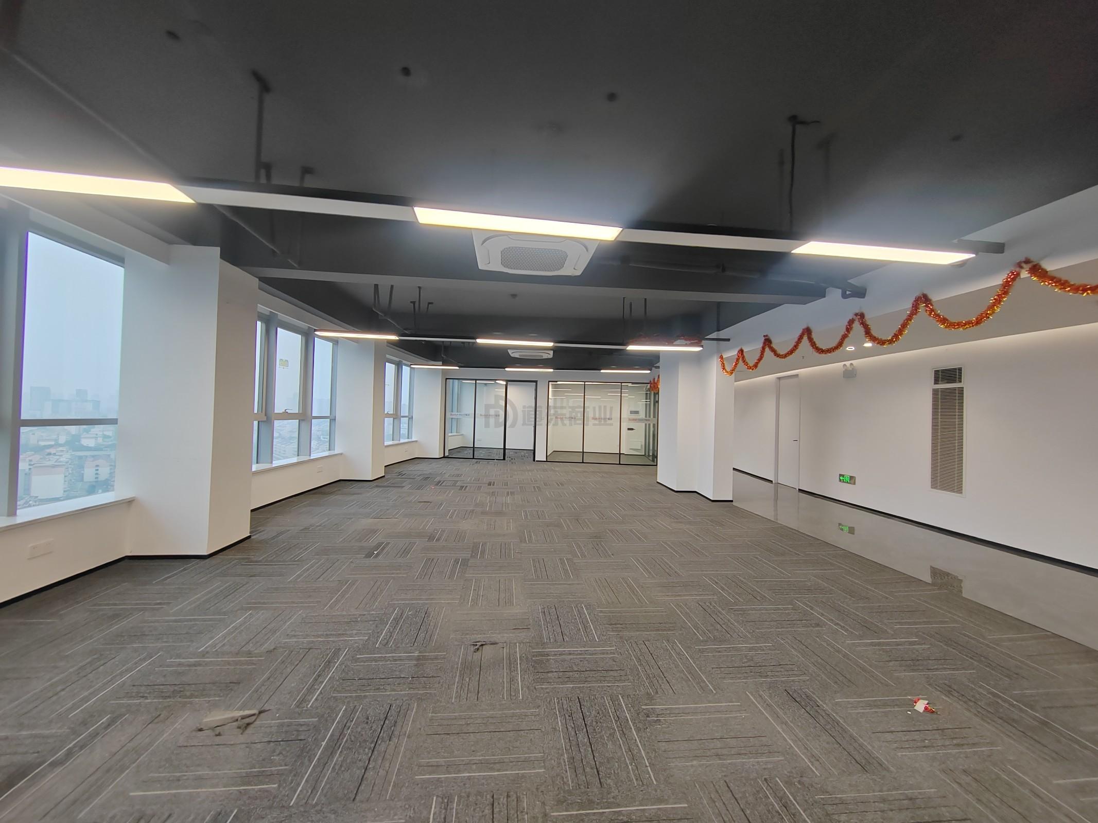 潜心数科大厦面积630平