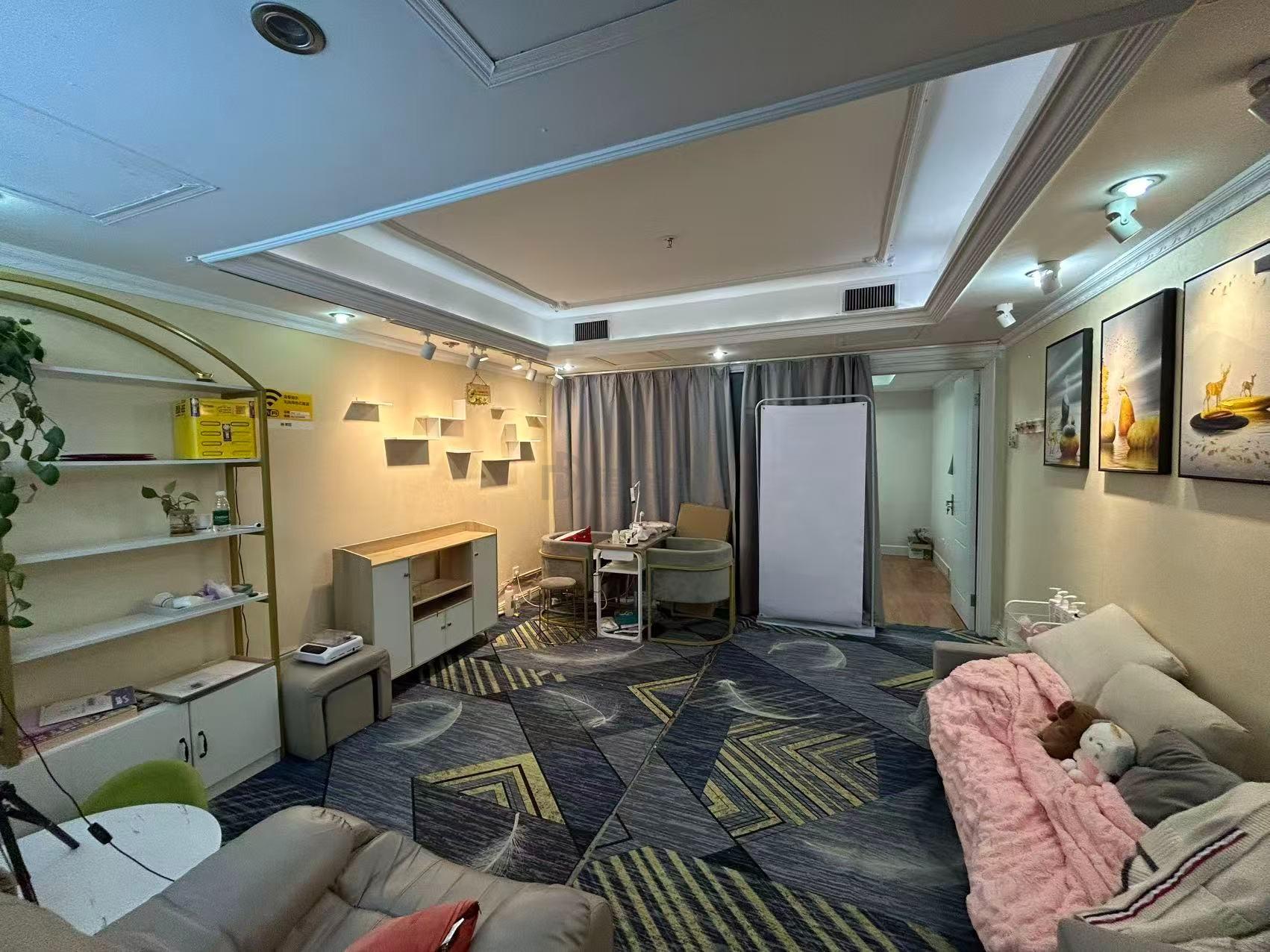 天安大厦面积82平