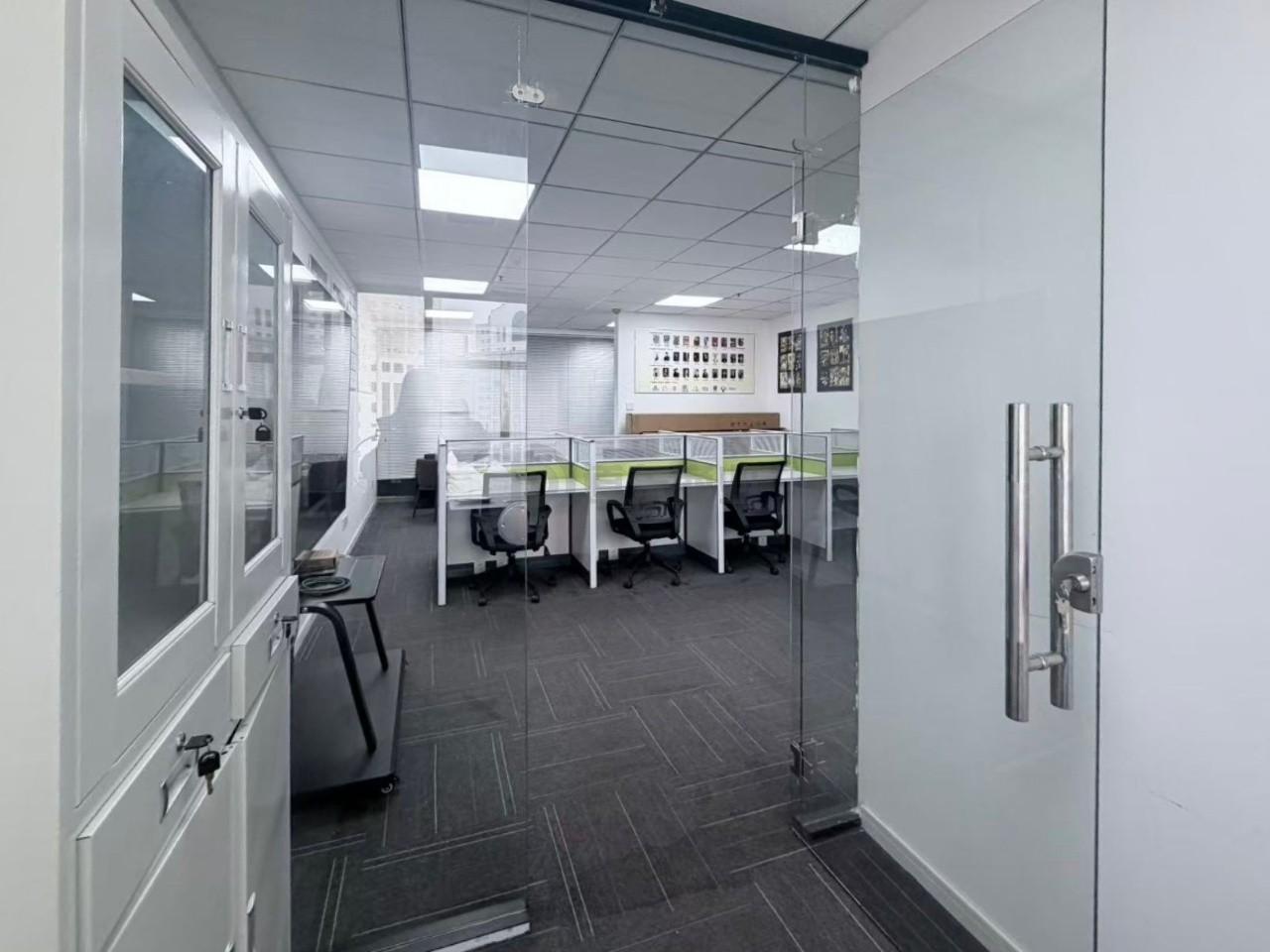 财富大厦面积85平