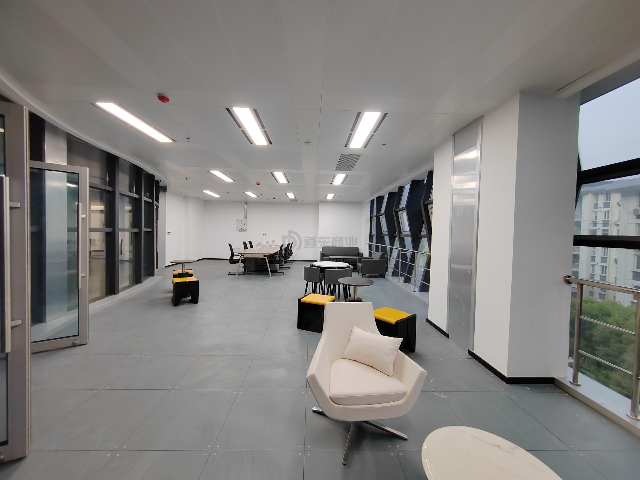 芯享汇面积136平