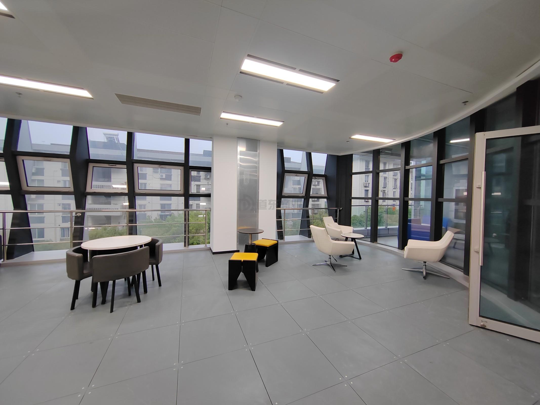 芯享汇面积136平