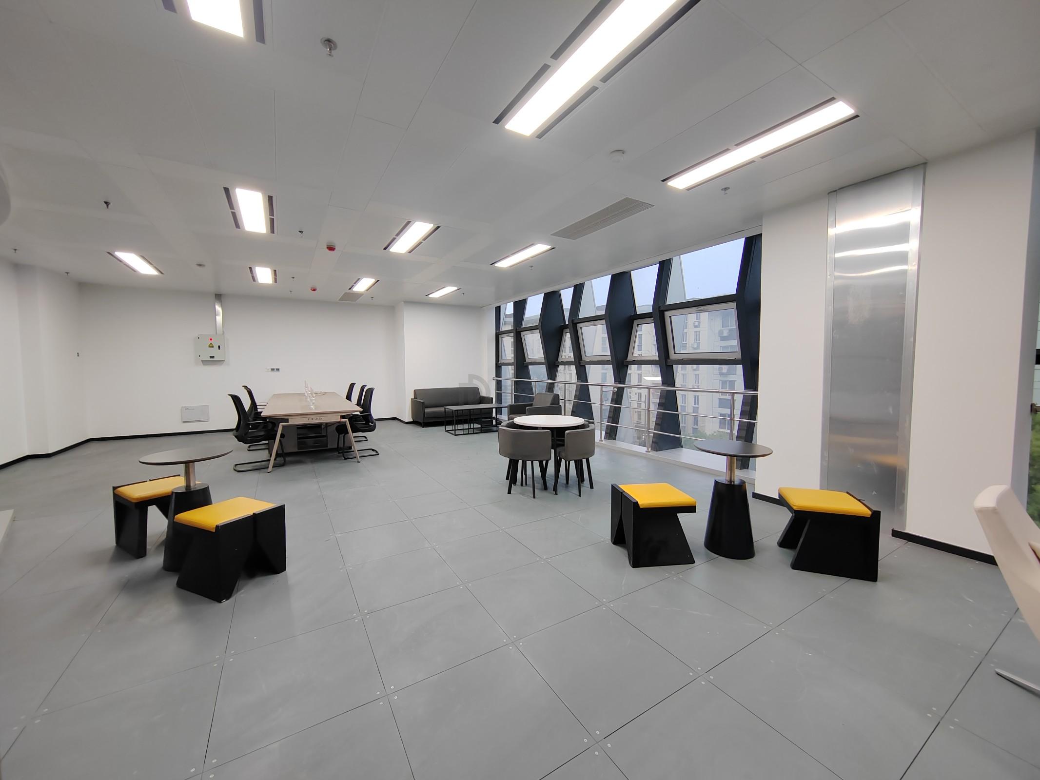 芯享汇面积136平