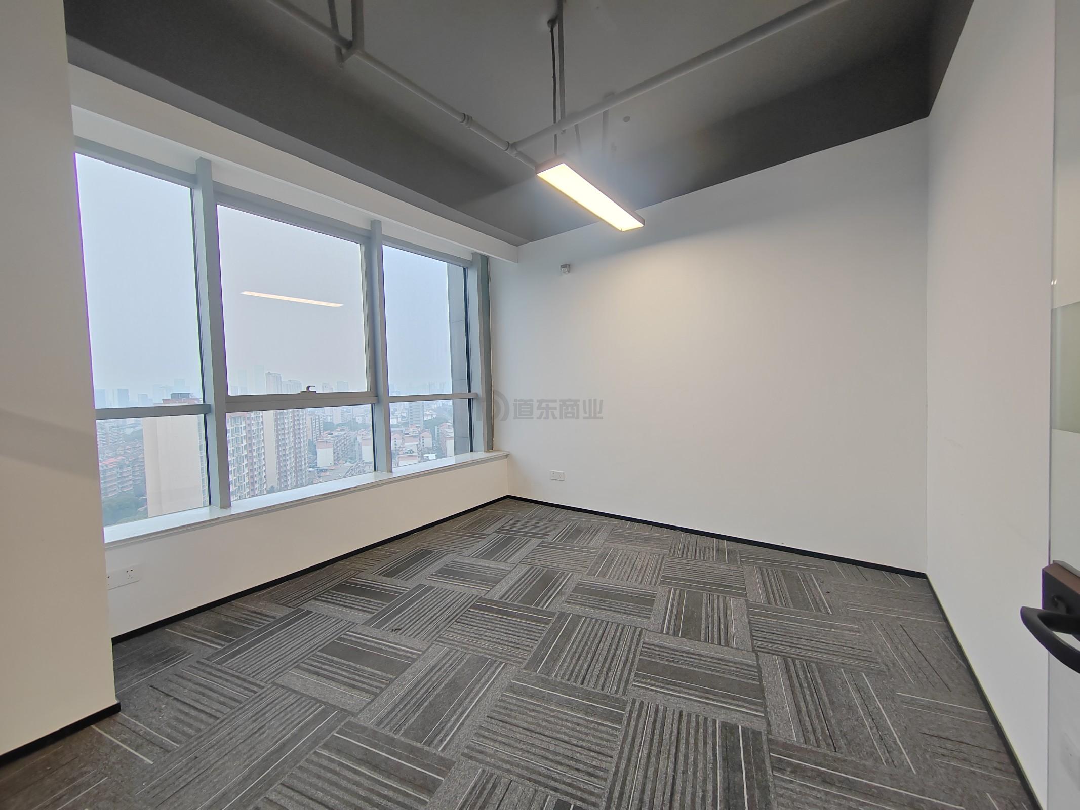 潜心数科大厦面积630平