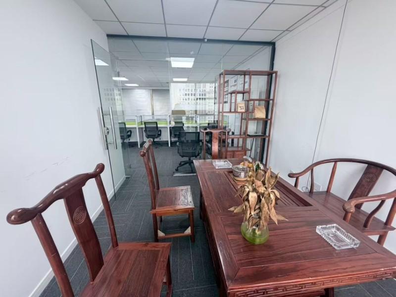 财富大厦面积85平