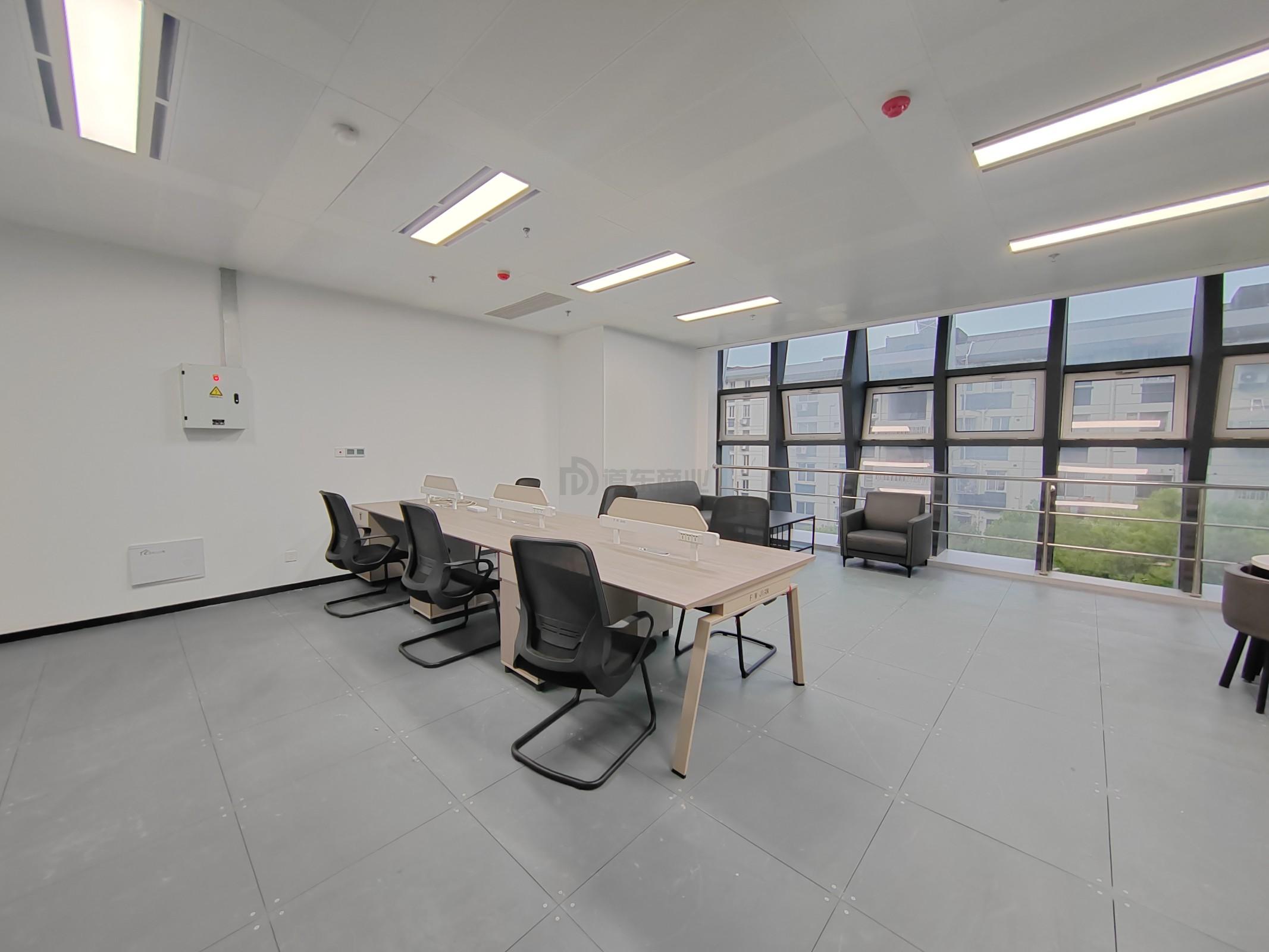 芯享汇面积136平