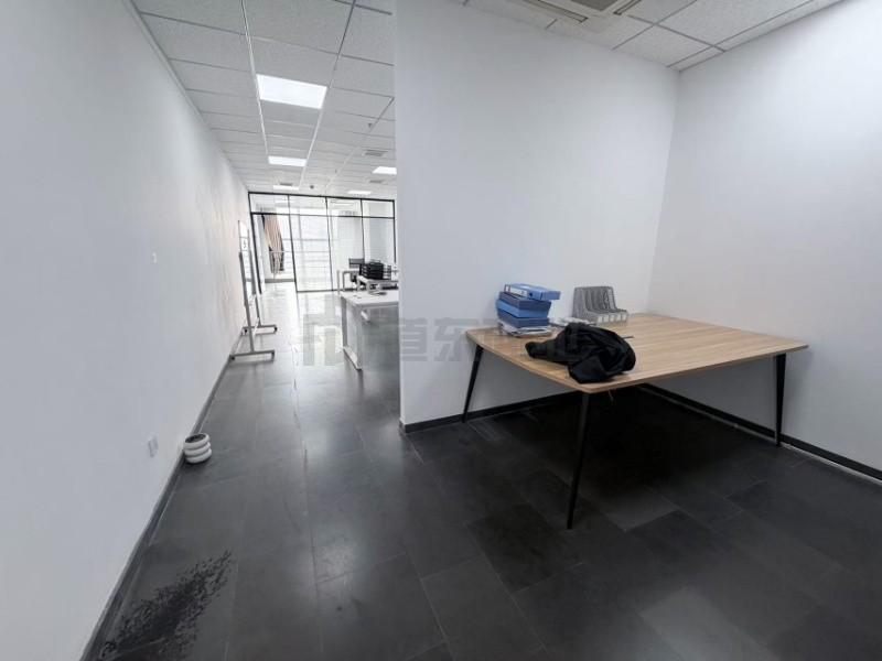 财富大厦面积100平