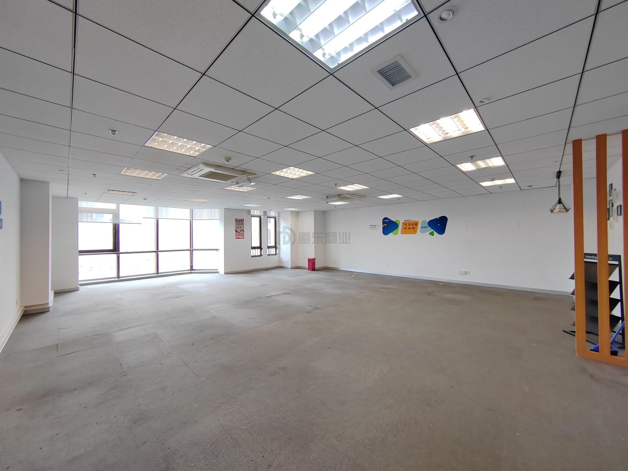 圆融发展中心125平米办公室出租
