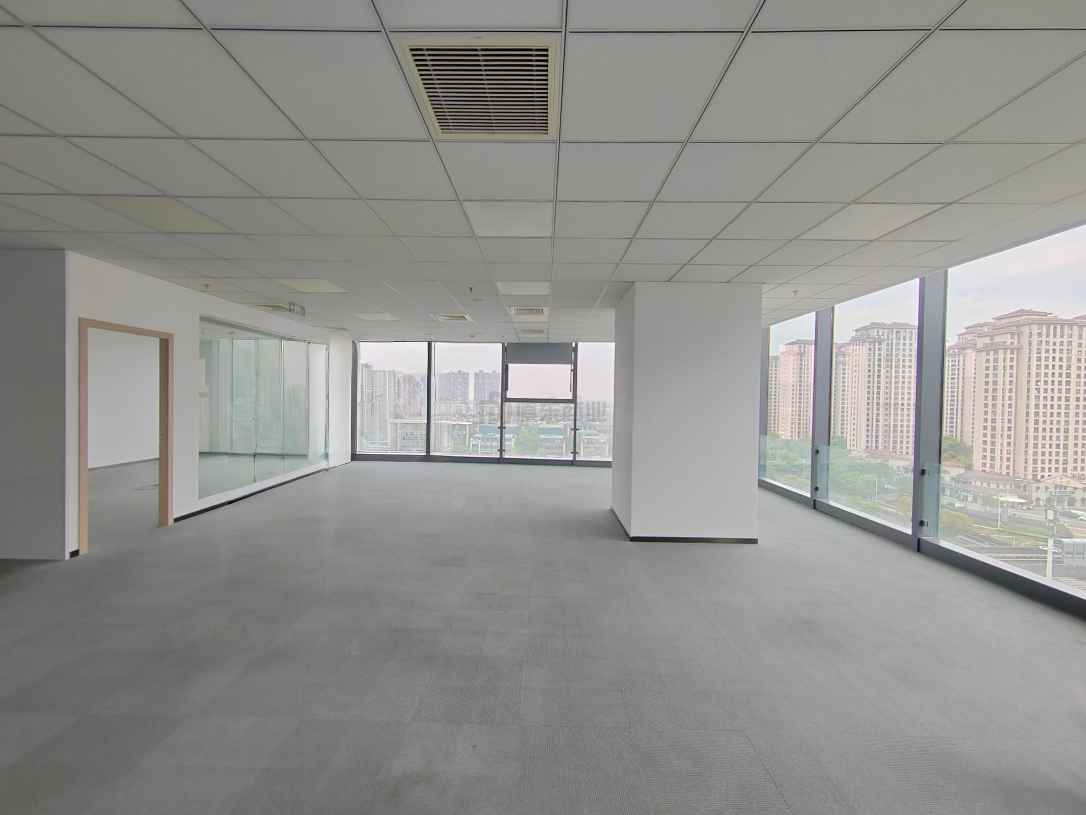 云马创新中心171平米办公室出租