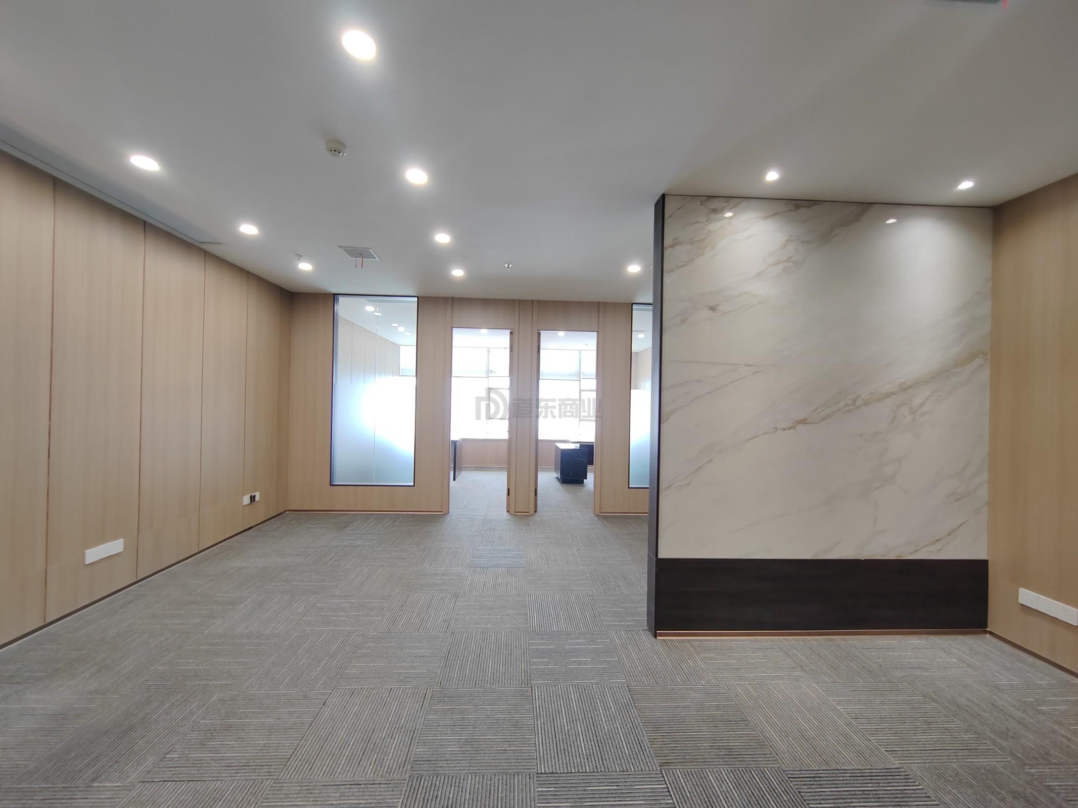 财富大厦面积118平