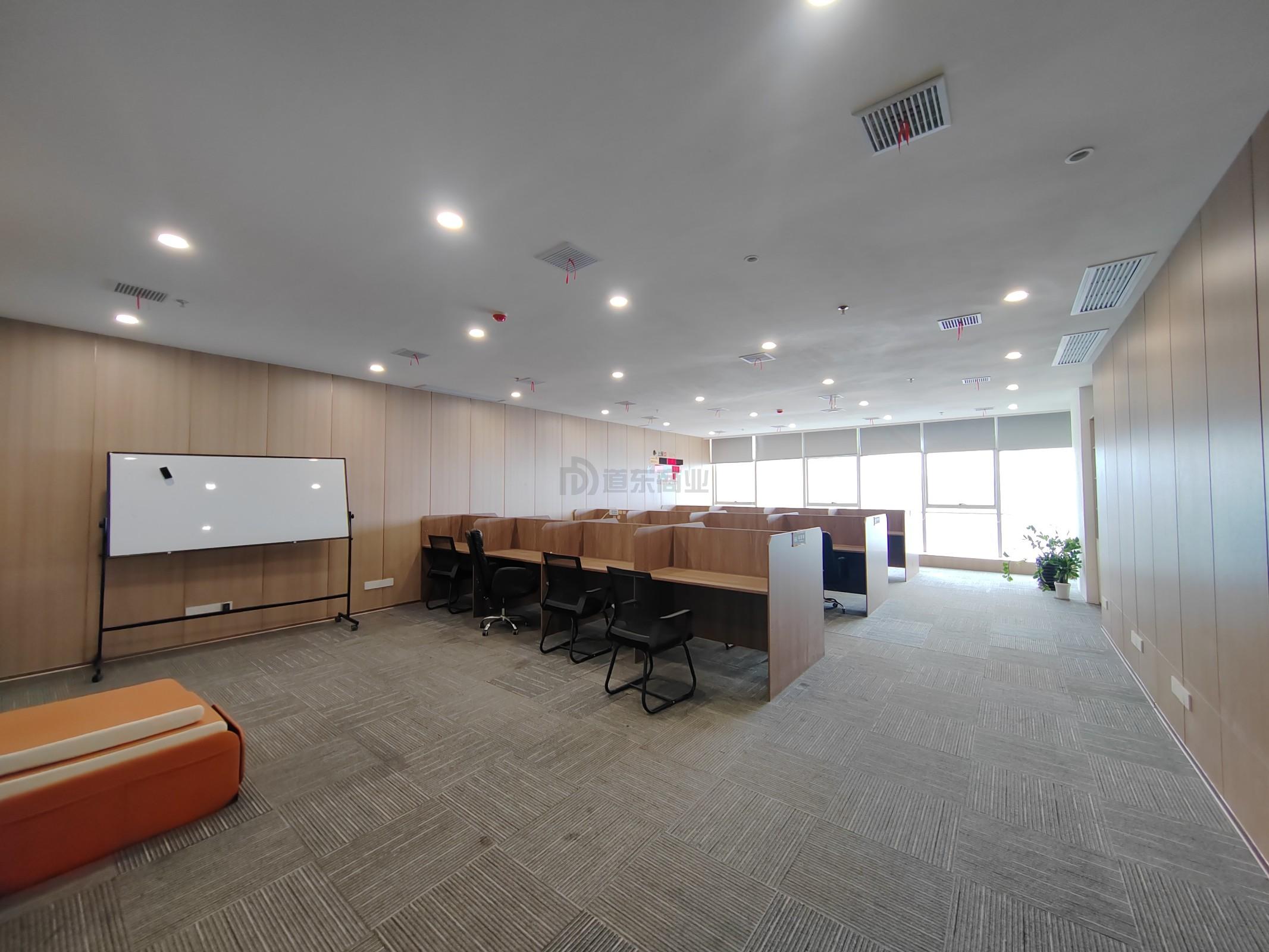 财富大厦158平米办公室出租