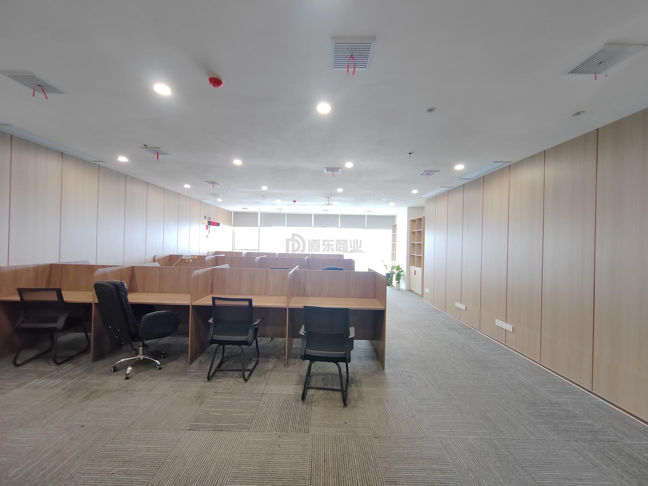 财富大厦面积158平