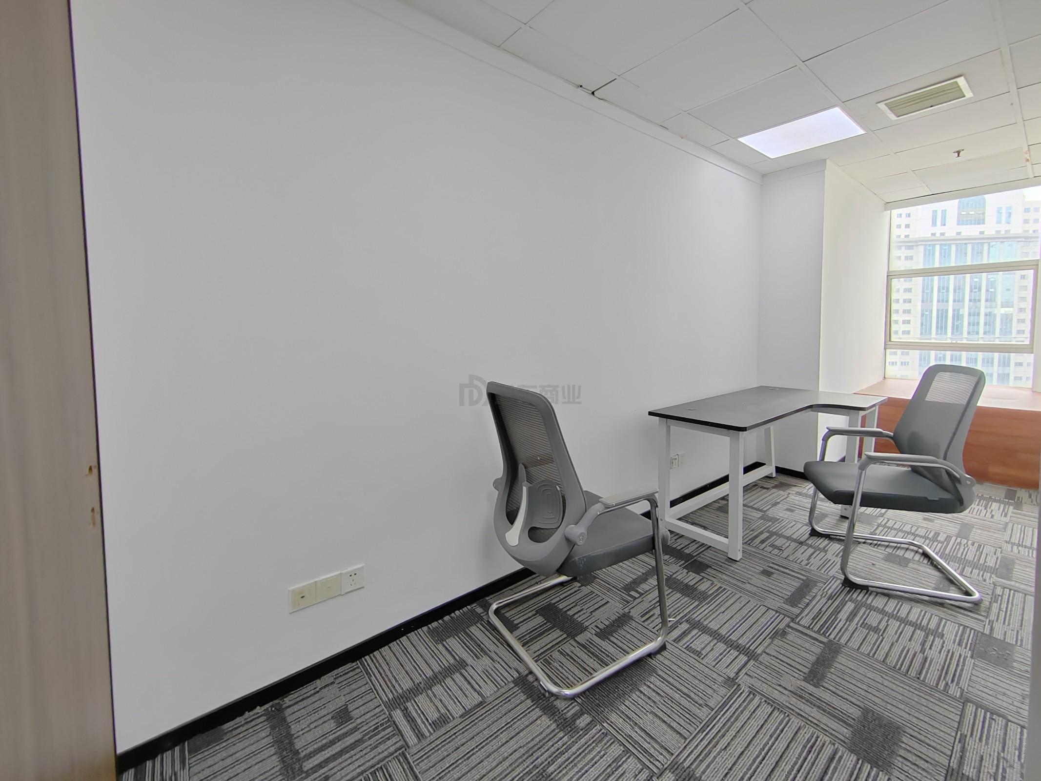 财富大厦面积86平