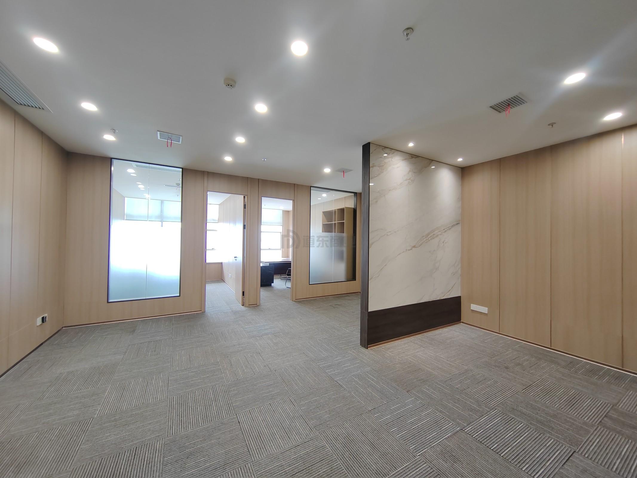 财富大厦118平米办公室出租