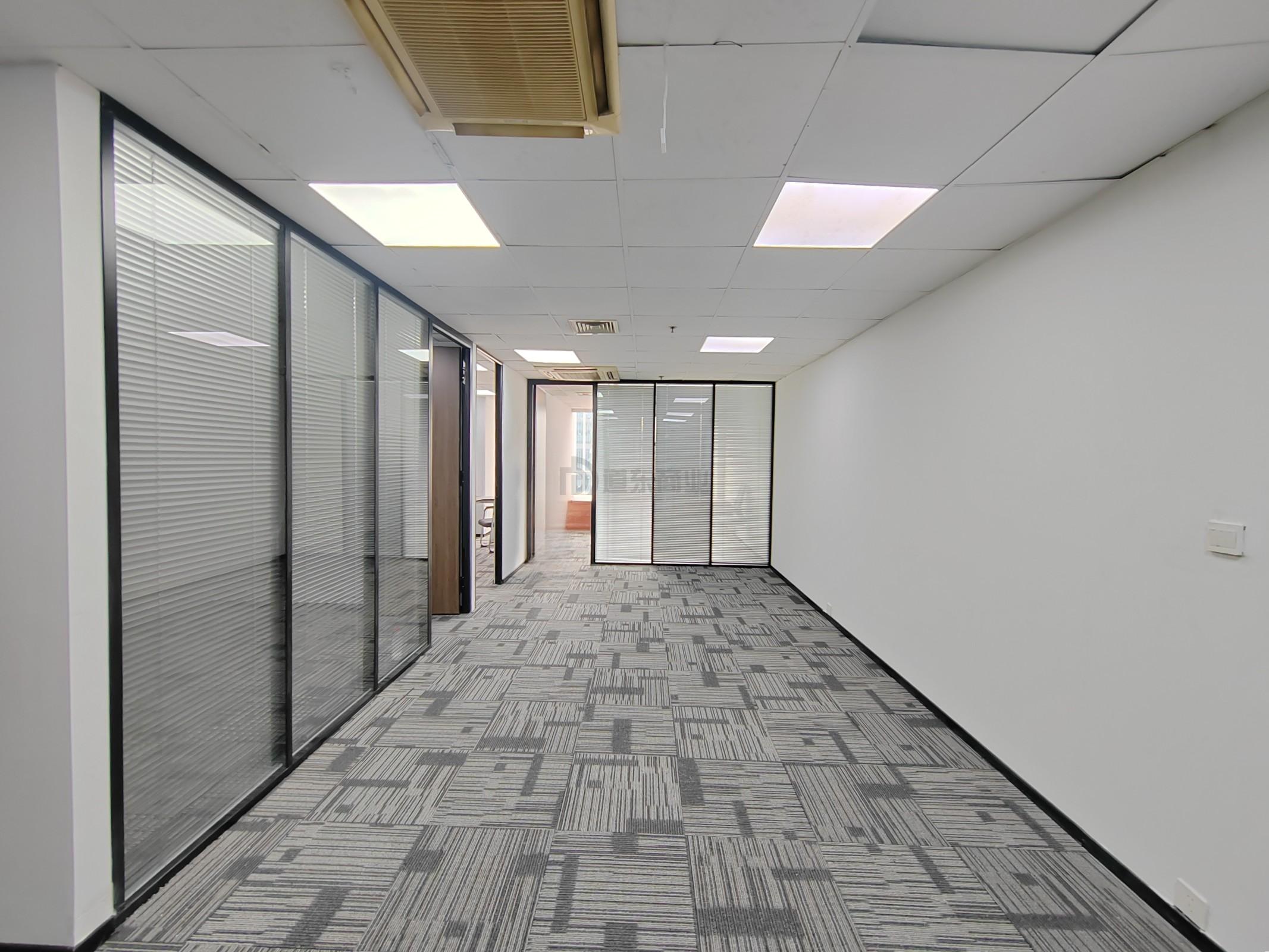 财富大厦面积86平