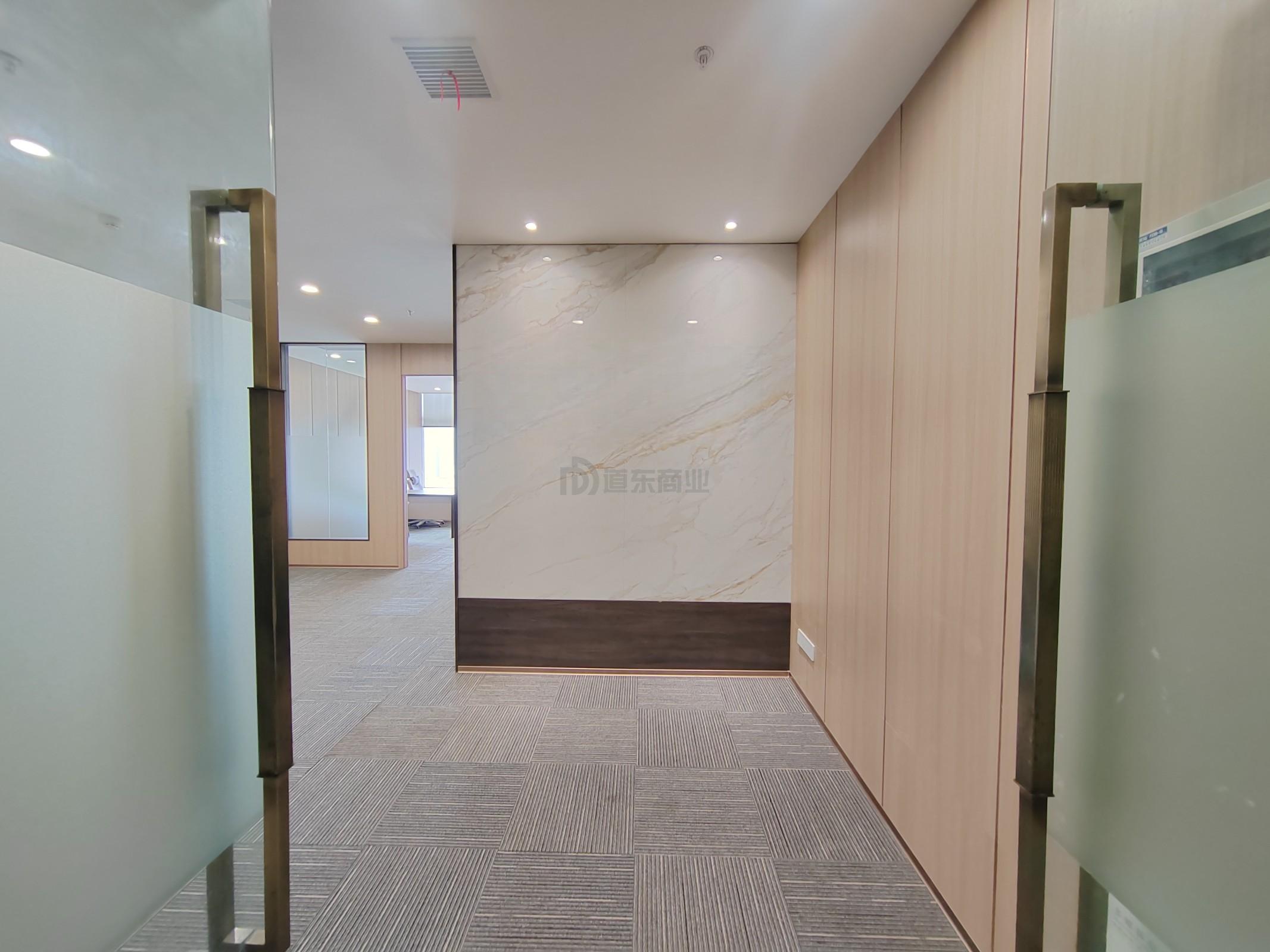 财富大厦面积118平