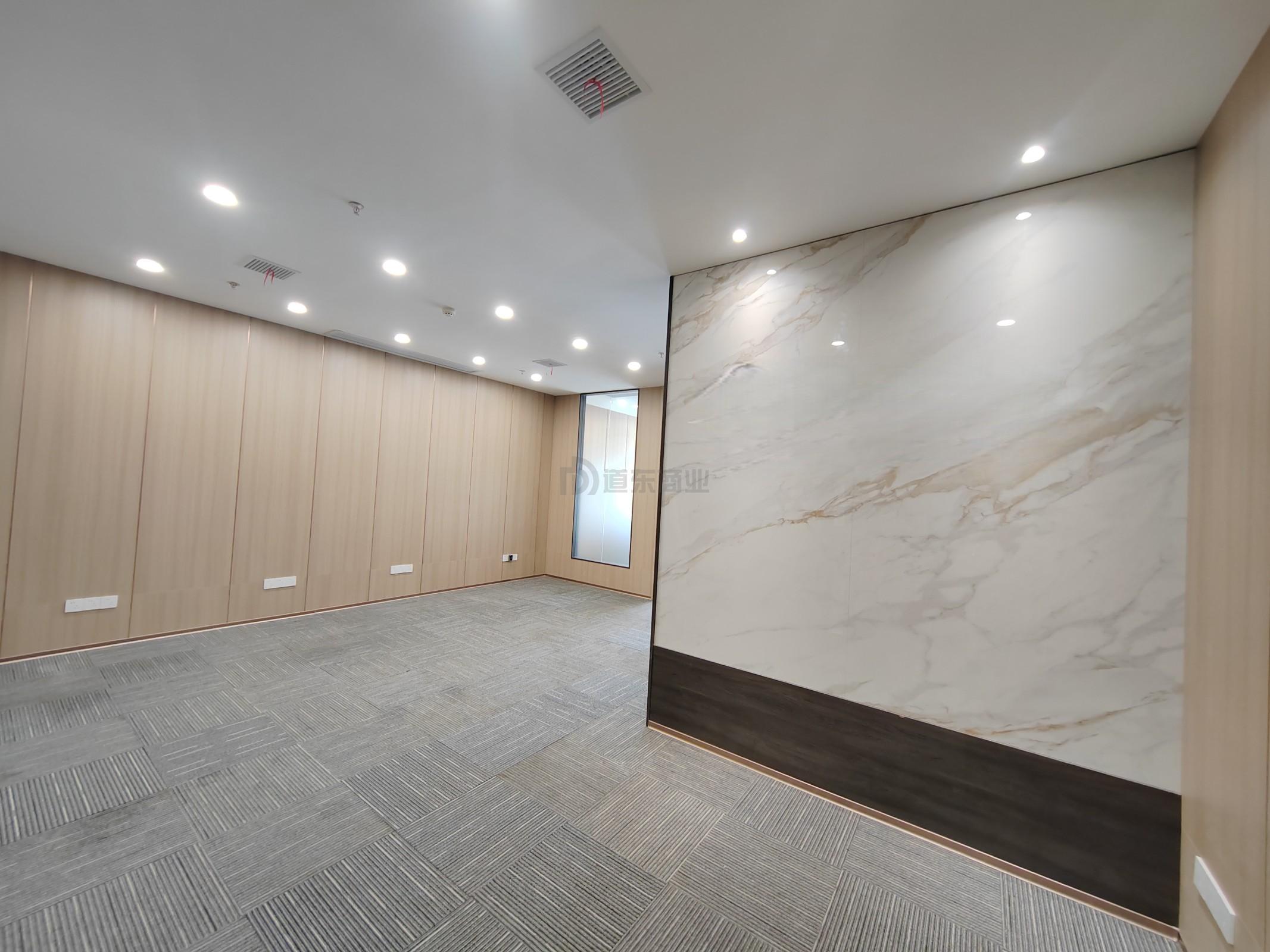 财富大厦面积118平