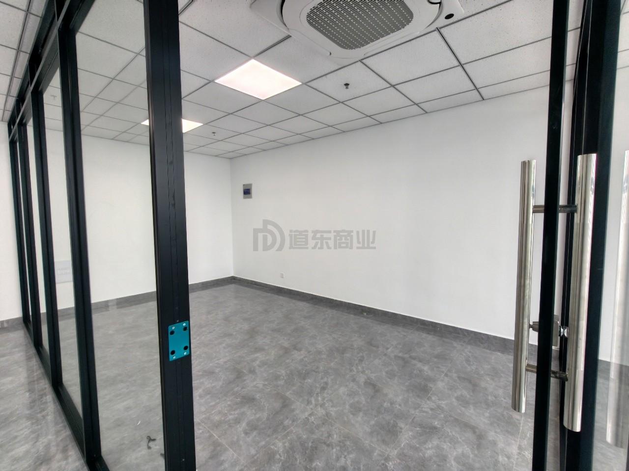 龙创大厦面积122平