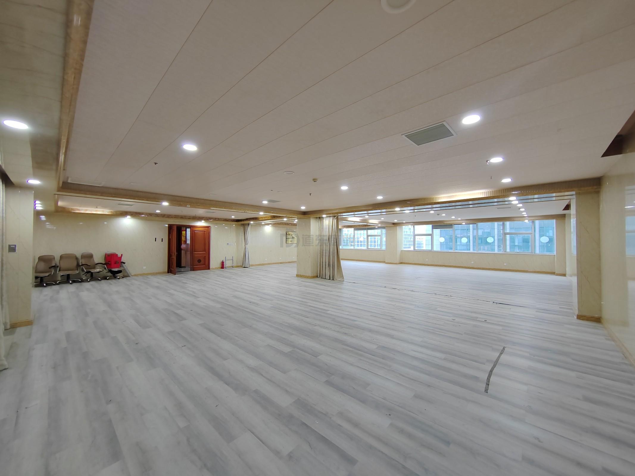 太湖明珠发展大厦面积360平