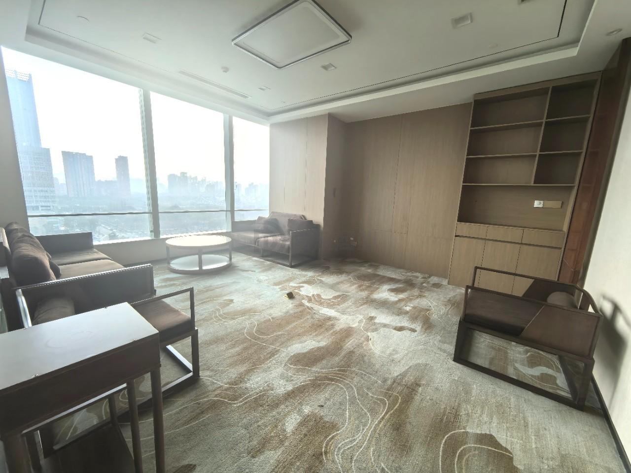 国金中心面积554平