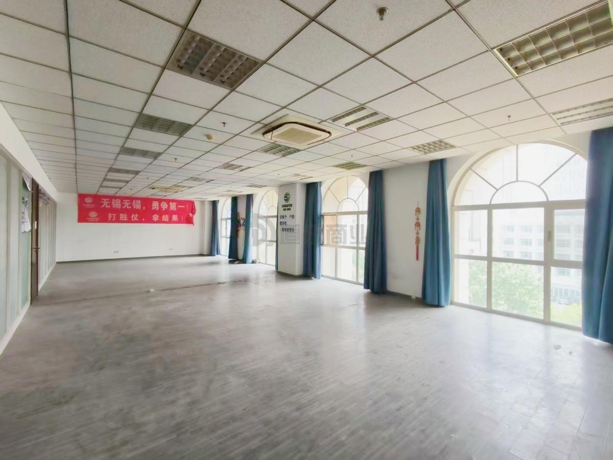 华东大厦153平米办公室出租