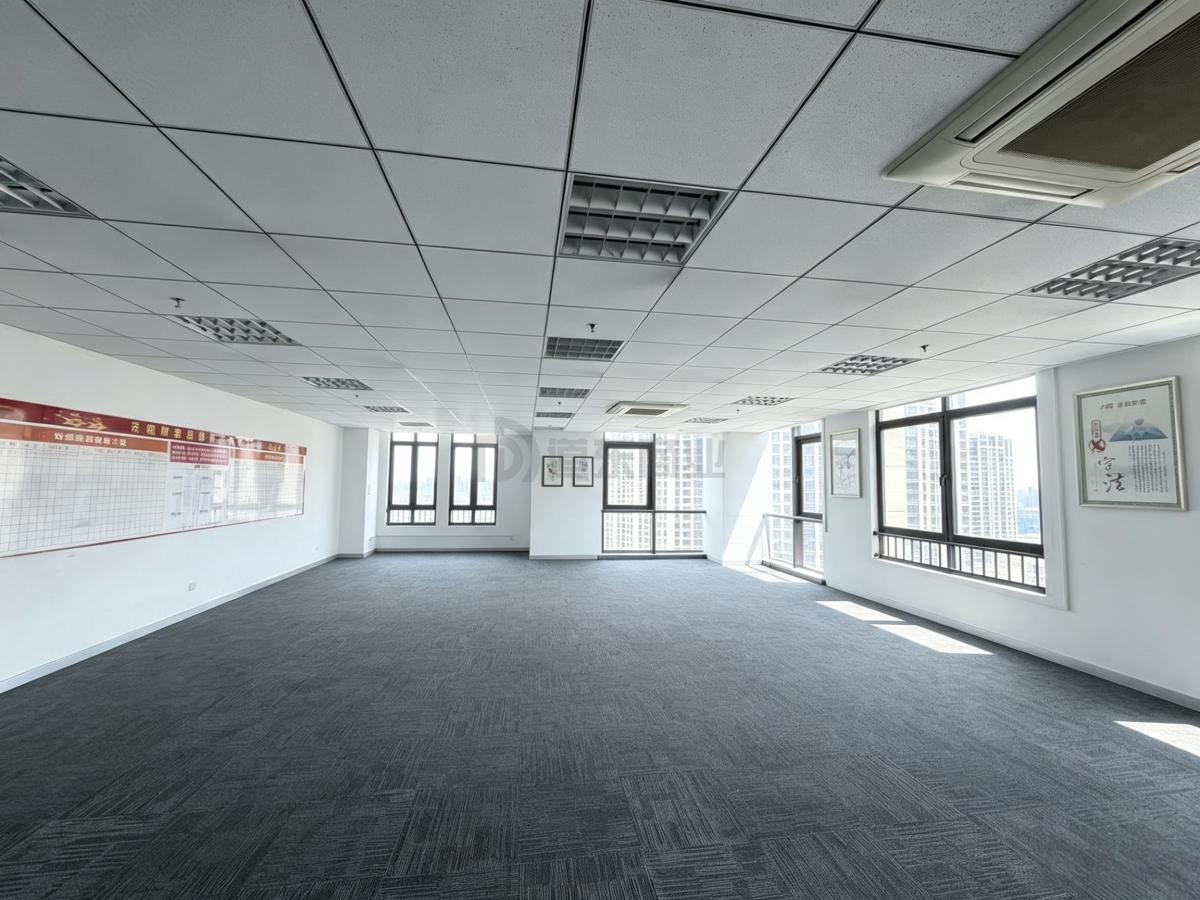 圆融发展中心面积145平