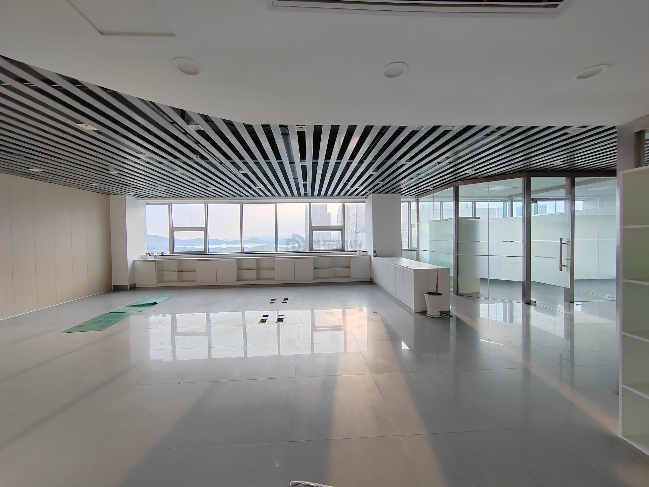 太湖明珠发展大厦面积448平