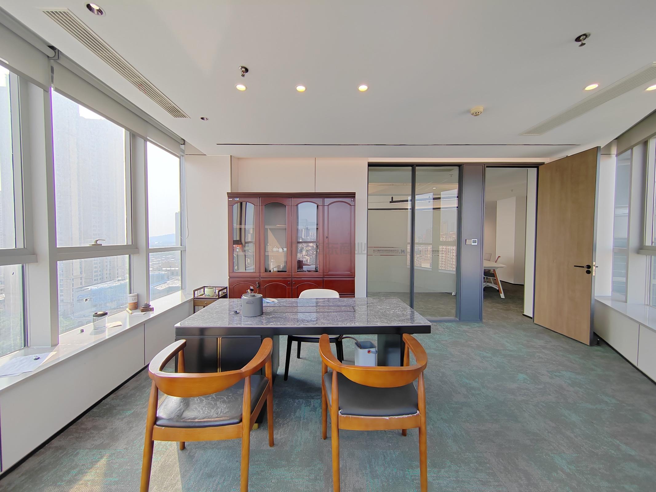 潜心数科大厦面积239平