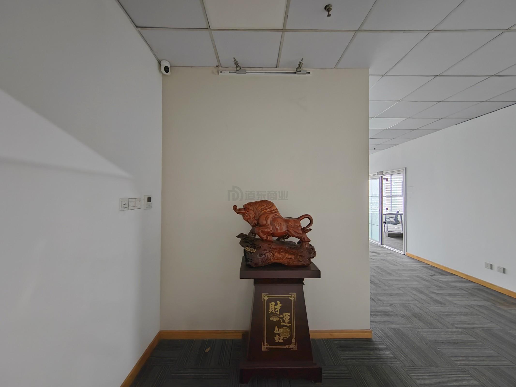 长江一号写字楼面积136平